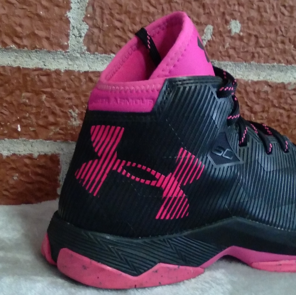 Under Armour - Picture 2 of 7